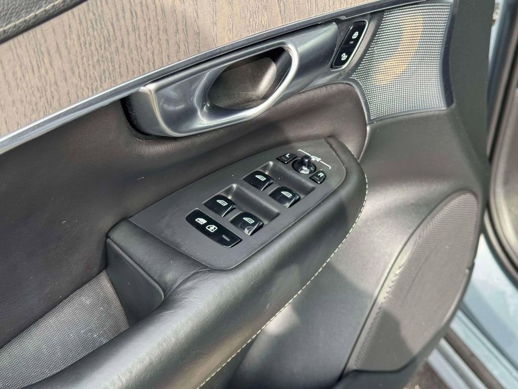 Used 2020 Volvo XC90 T6 Inscription image 19