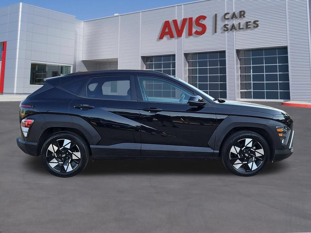 Used 2025 Hyundai Kona SEL FWD image 5