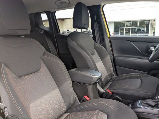 Used 2023 Jeep Renegade Latitude image 42