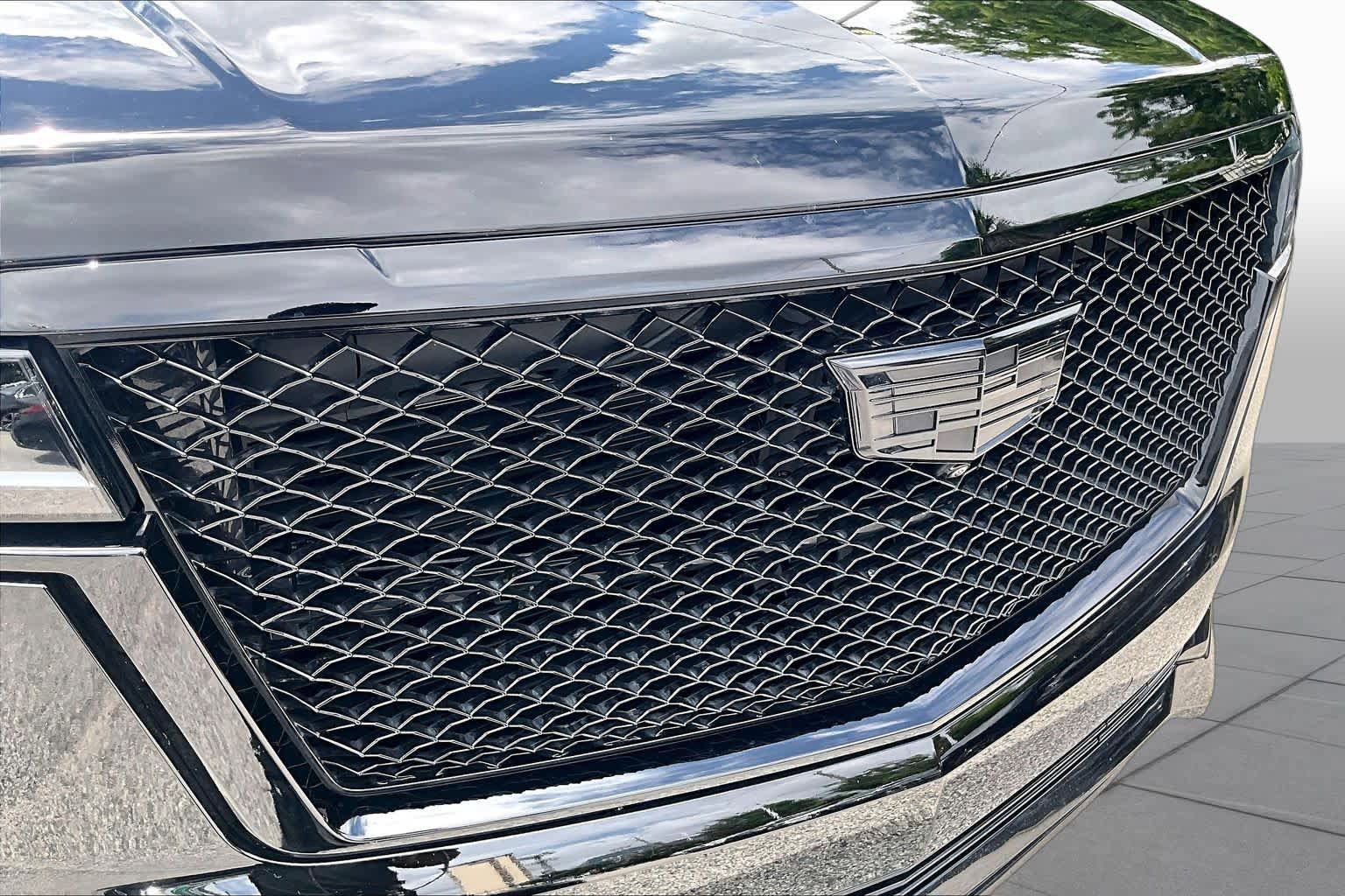 Used 2024 Cadillac Escalade Sport Platinum w/ Heavy-Duty Trailer Package AWD/4WD image 29