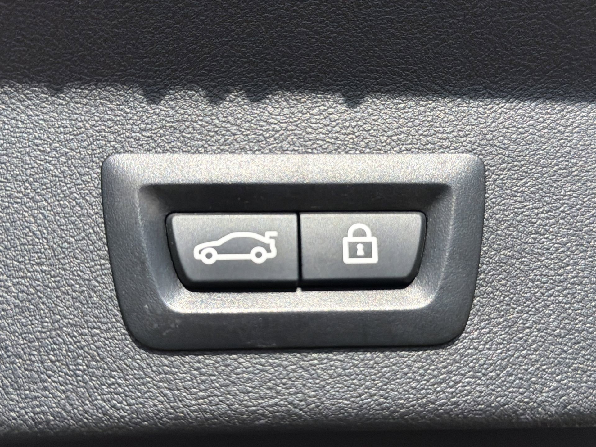 Used 2019 BMW X3 sDrive30i w/ Convenience Package RWD image 12