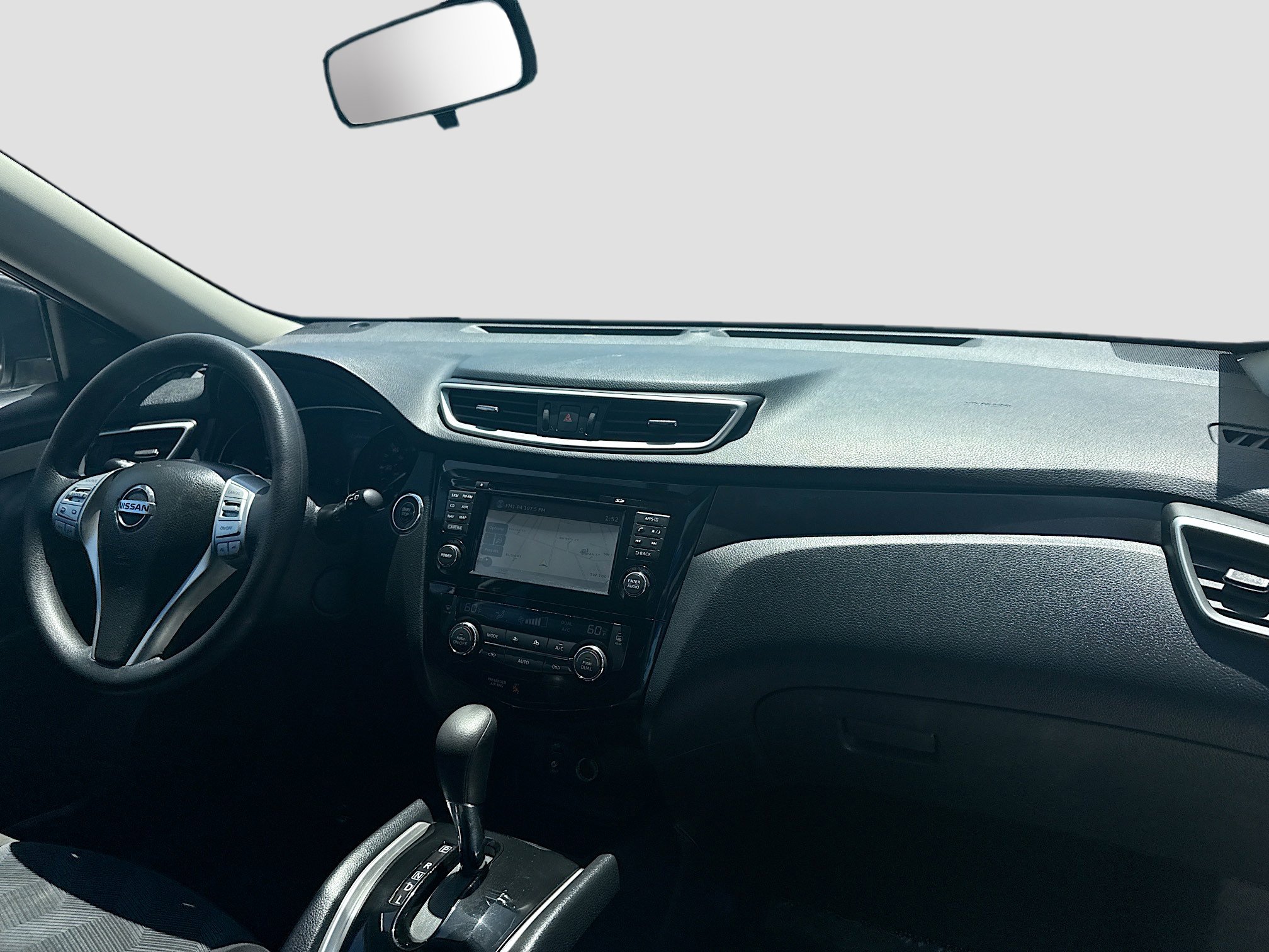 Used 2015 Nissan Rogue SV w/ SV Premium Package image 33