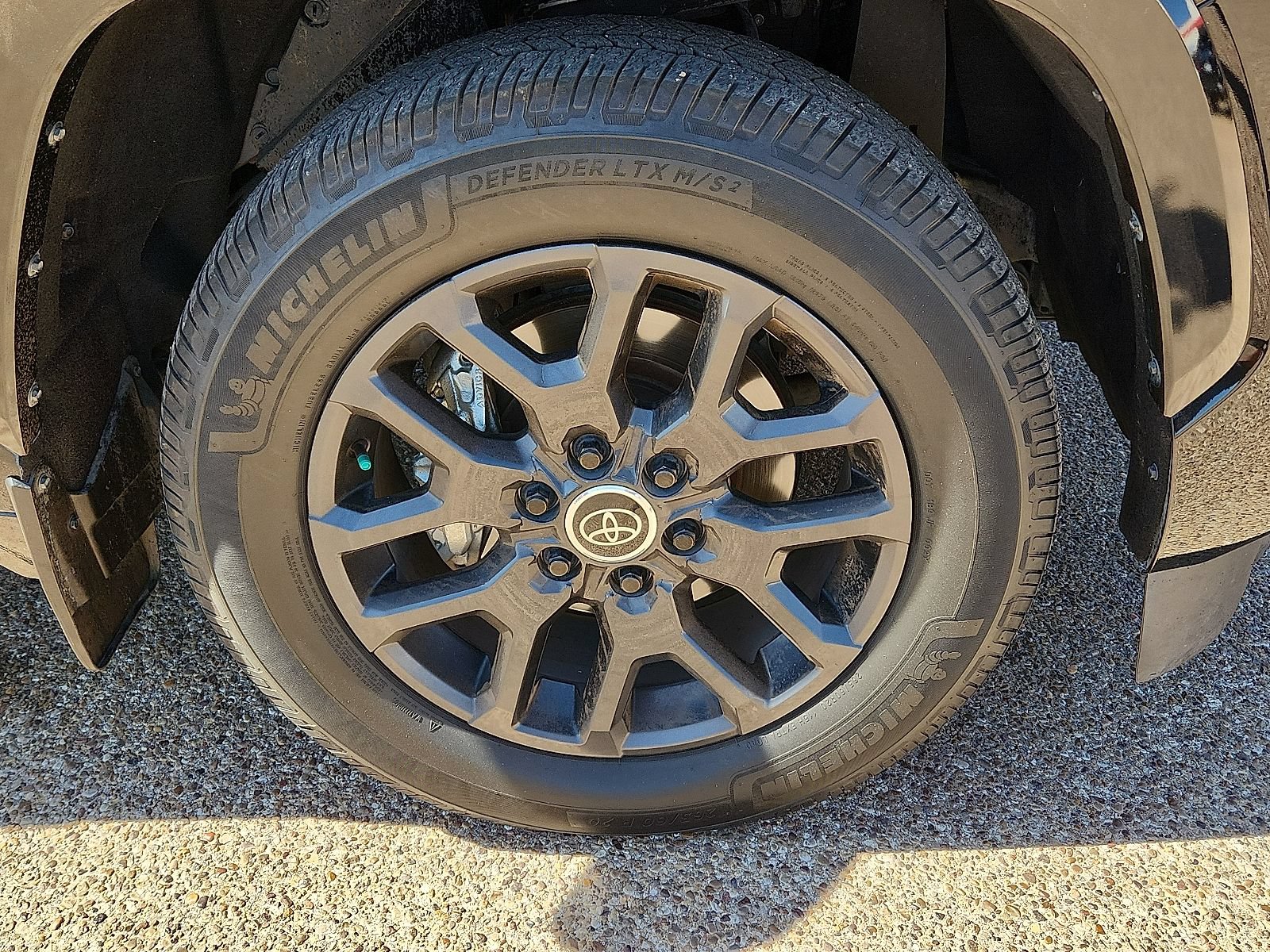 Used 2024 Toyota Sequoia Platinum AWD/4WD image 8