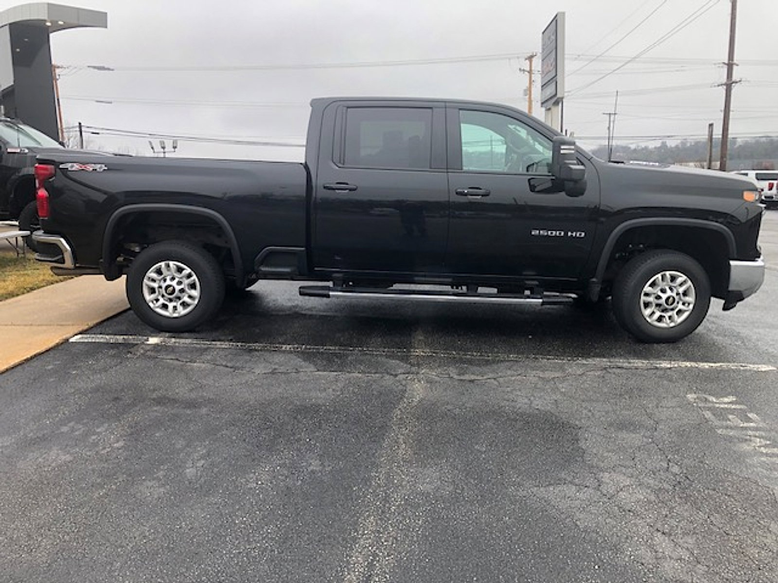 Used 2025 Chevrolet Silverado 2500 LT w/ Convenience Package image 5