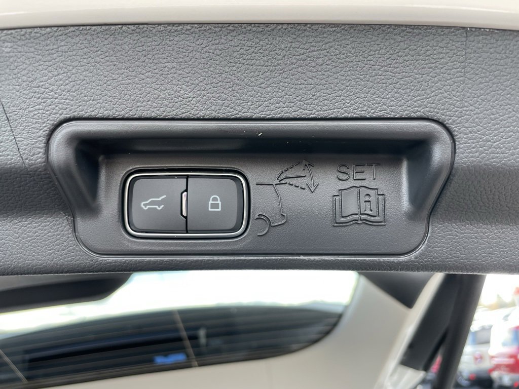 New 2026 Ford Explorer Active image 37