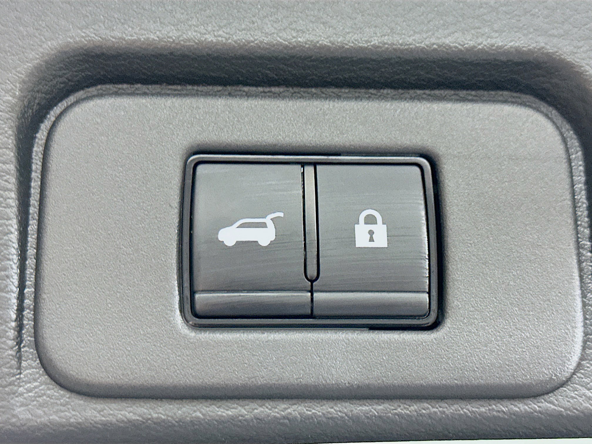 Used 2023 Nissan Rogue SL w/ SL Premium Package image 30