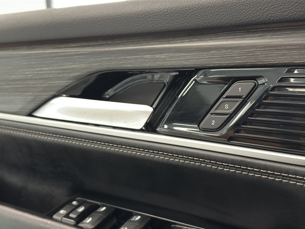 Used 2024 Jeep Wagoneer Series II image 19