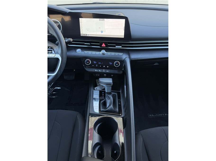 Used 2024 Hyundai Elantra Blue FWD image 10