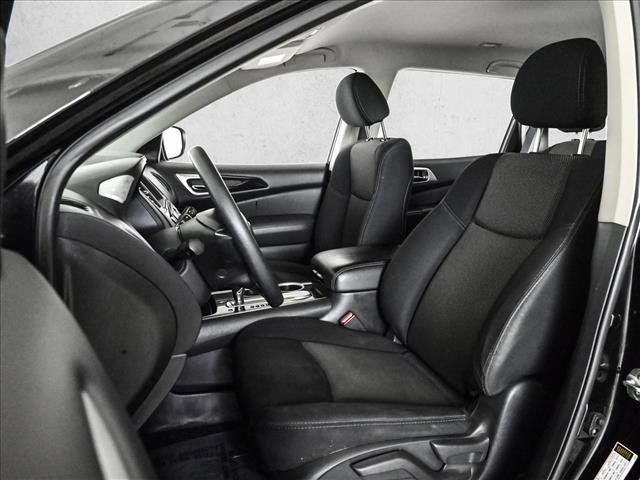 Used 2019 Nissan Pathfinder S image 17