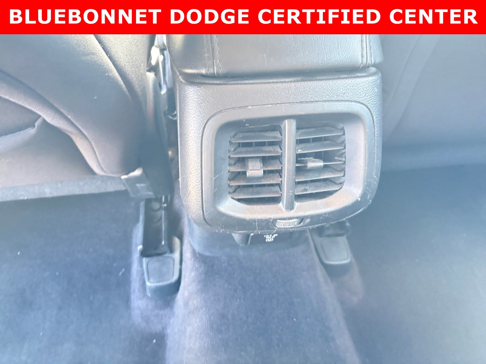 Used 2017 Jeep Cherokee Latitude w/ Comfort/Convenience Group FWD image 29