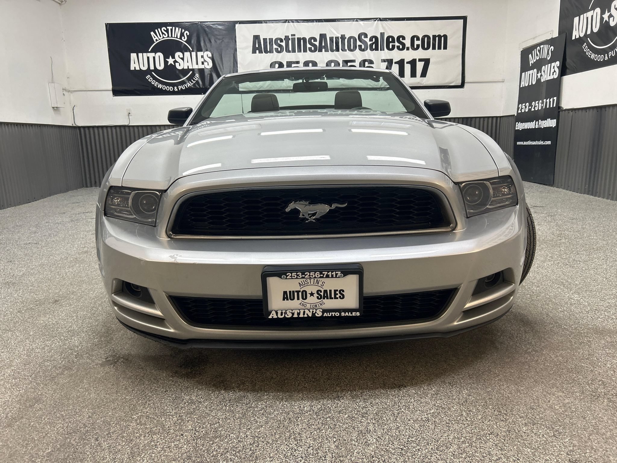 Used 2014 Ford Mustang Convertible w/ Equipment Group 102A RWD image 2
