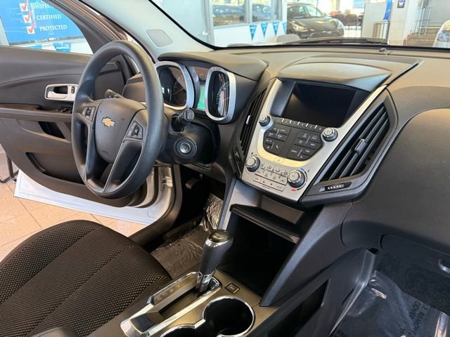 Used 2017 Chevrolet Equinox LS image 25