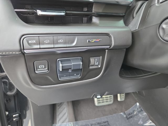 Certified 2024 Cadillac Escalade ESV V AWD/4WD image 21