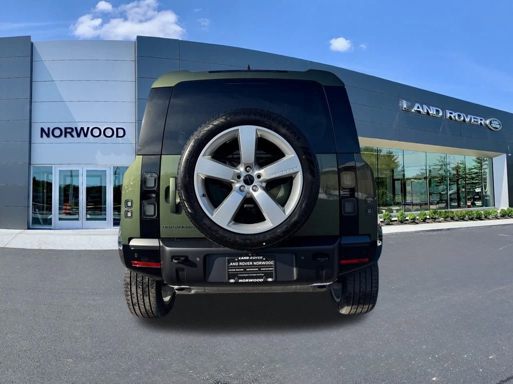New 2026 Land Rover Defender 110 X-Dynamic SE image 5