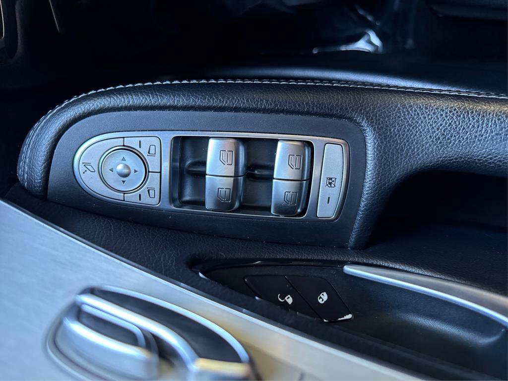 Used 2019 Mercedes-Benz GLC 300 image 30