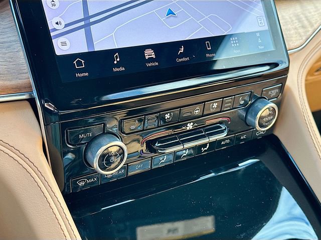 Used 2024 Jeep Grand Cherokee L Summit image 16