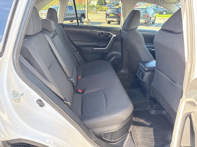 Used 2020 Toyota RAV4 LE AWD/4WD image 12