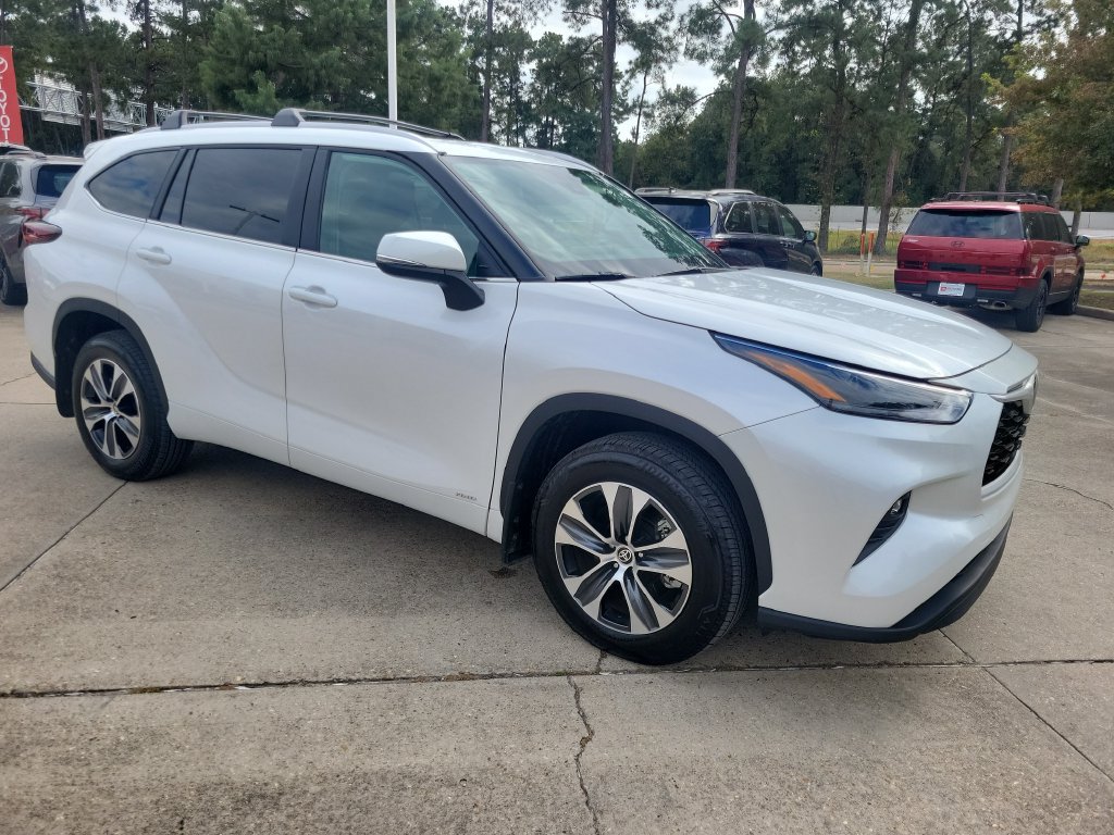 Certified 2026 Toyota Highlander XLE AWD/4WD image 10