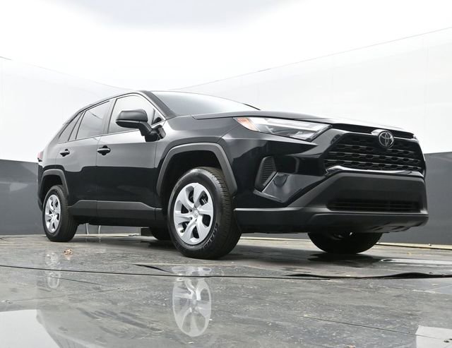 Used 2025 Toyota RAV4 LE image 23