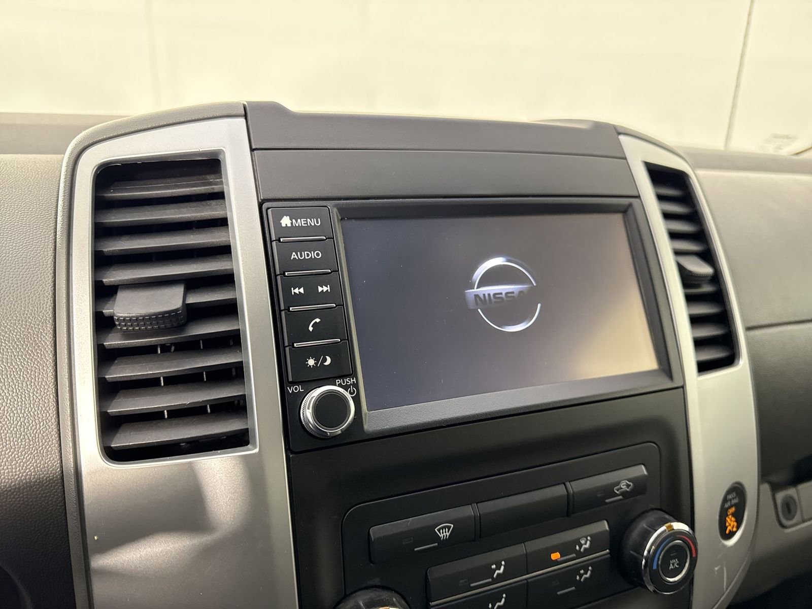 Used 2021 Nissan Frontier SV w/ SV Utility Package image 6