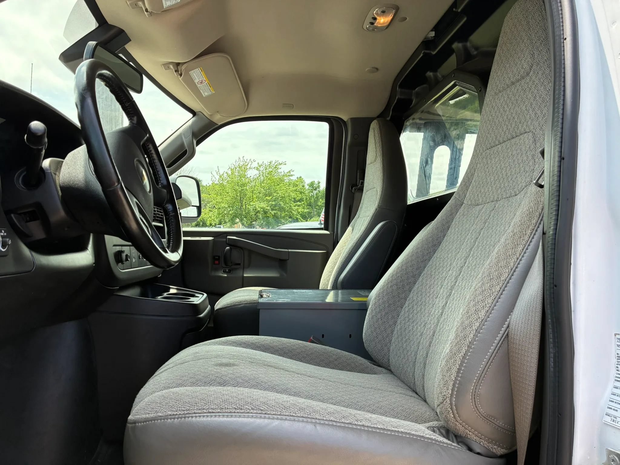Used 2022 Chevrolet Express 2500 w/ Driver Convenience Package RWD image 13