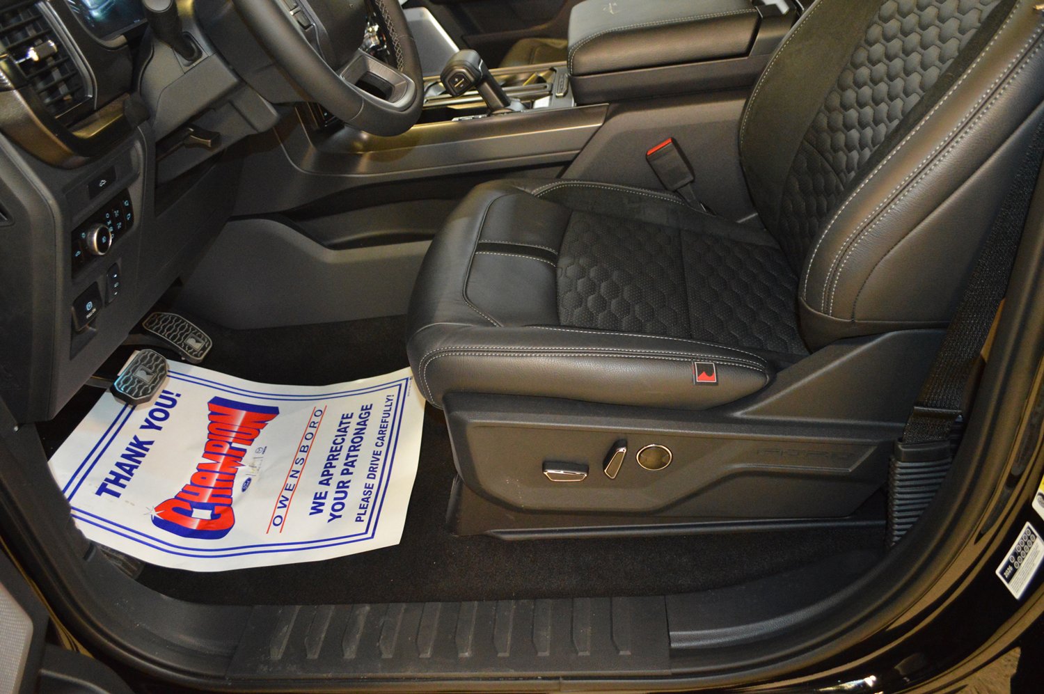 New 2026 Ford F150 Lariat w/ Equipment Group 502A High image 15