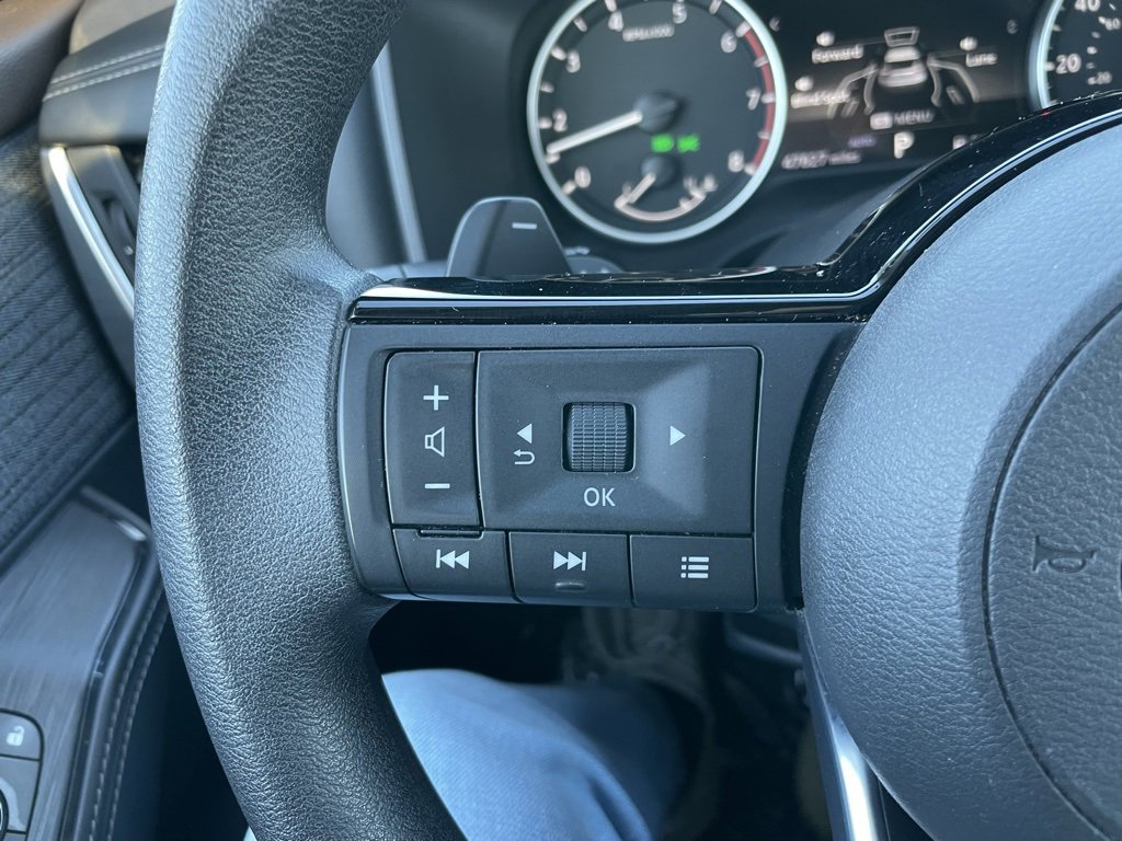 Used 2023 Nissan Rogue SV image 22