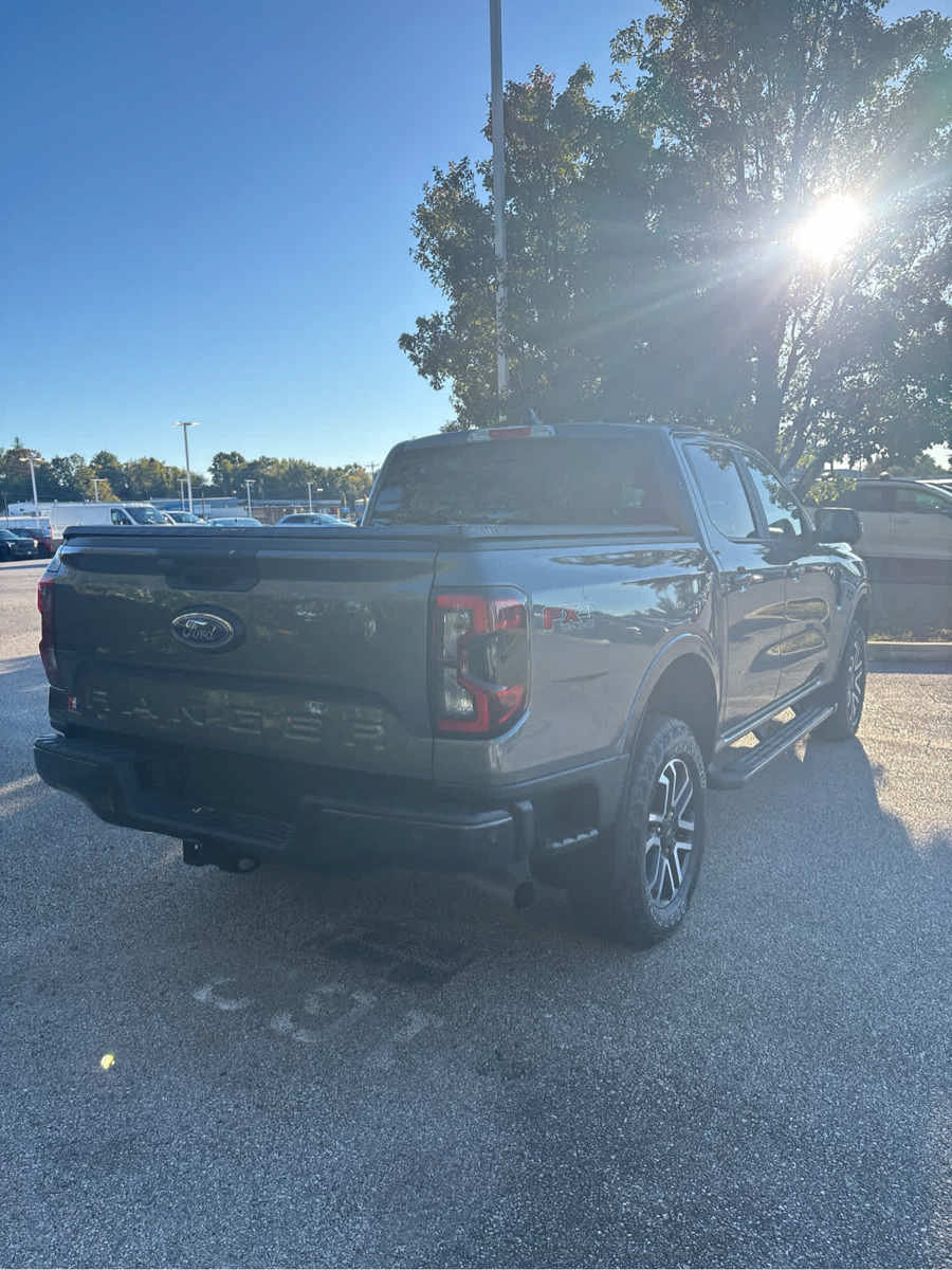 Used 2024 Ford Ranger Lariat w/ FX4 Off-Road Package AWD/4WD image 31
