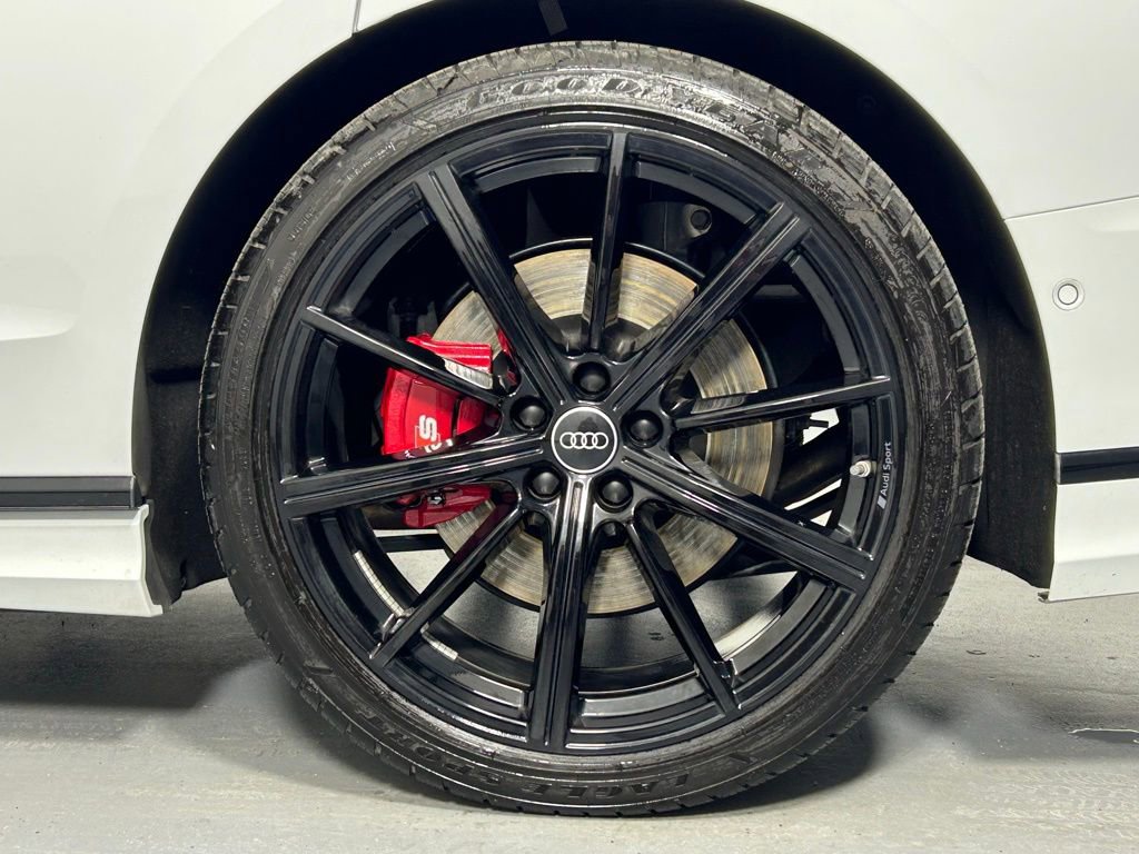 Used 2023 Audi S8 w/ S8 Comfort Plus Package image 38