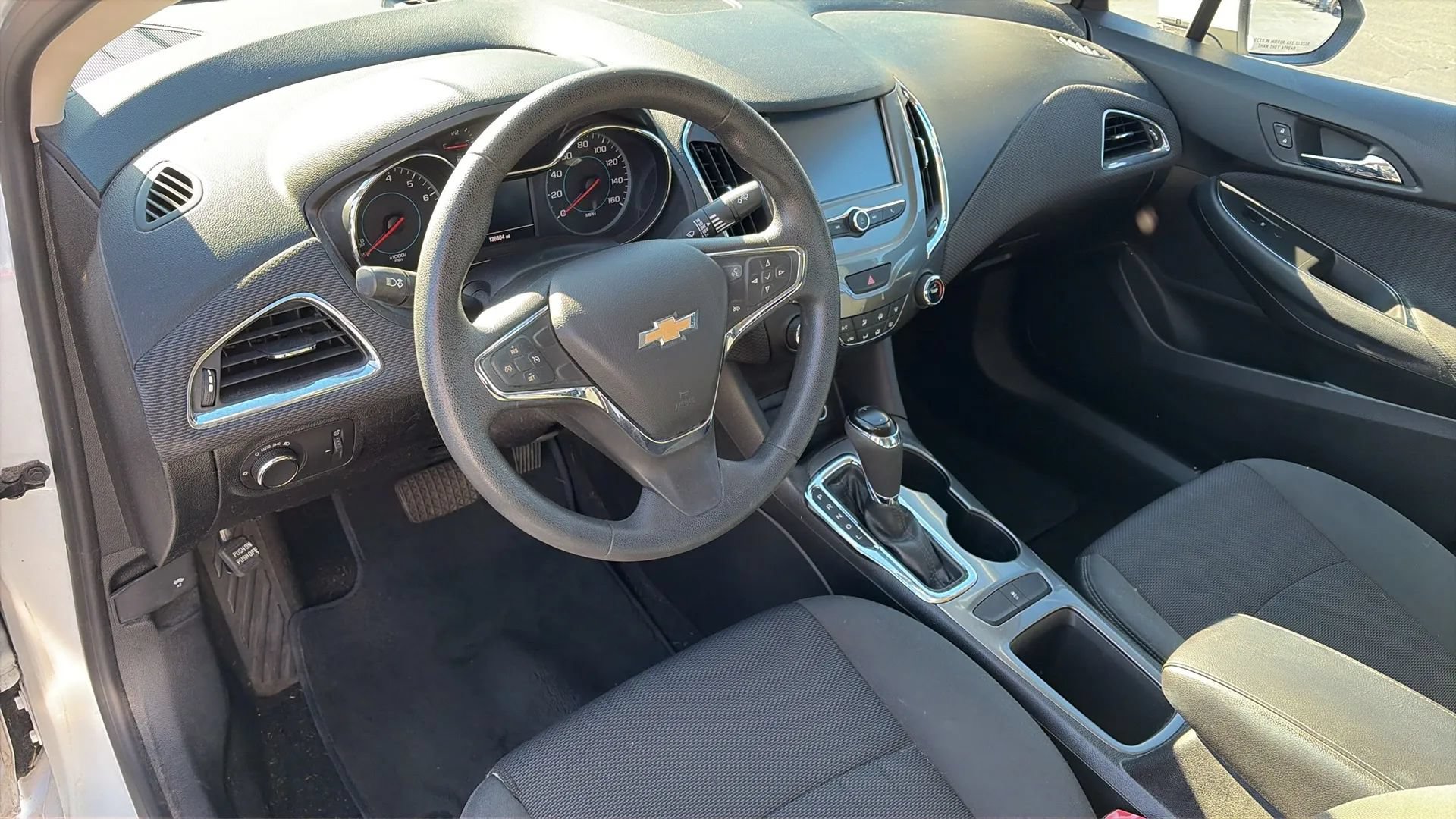 Used 2016 Chevrolet Cruze LT FWD image 10