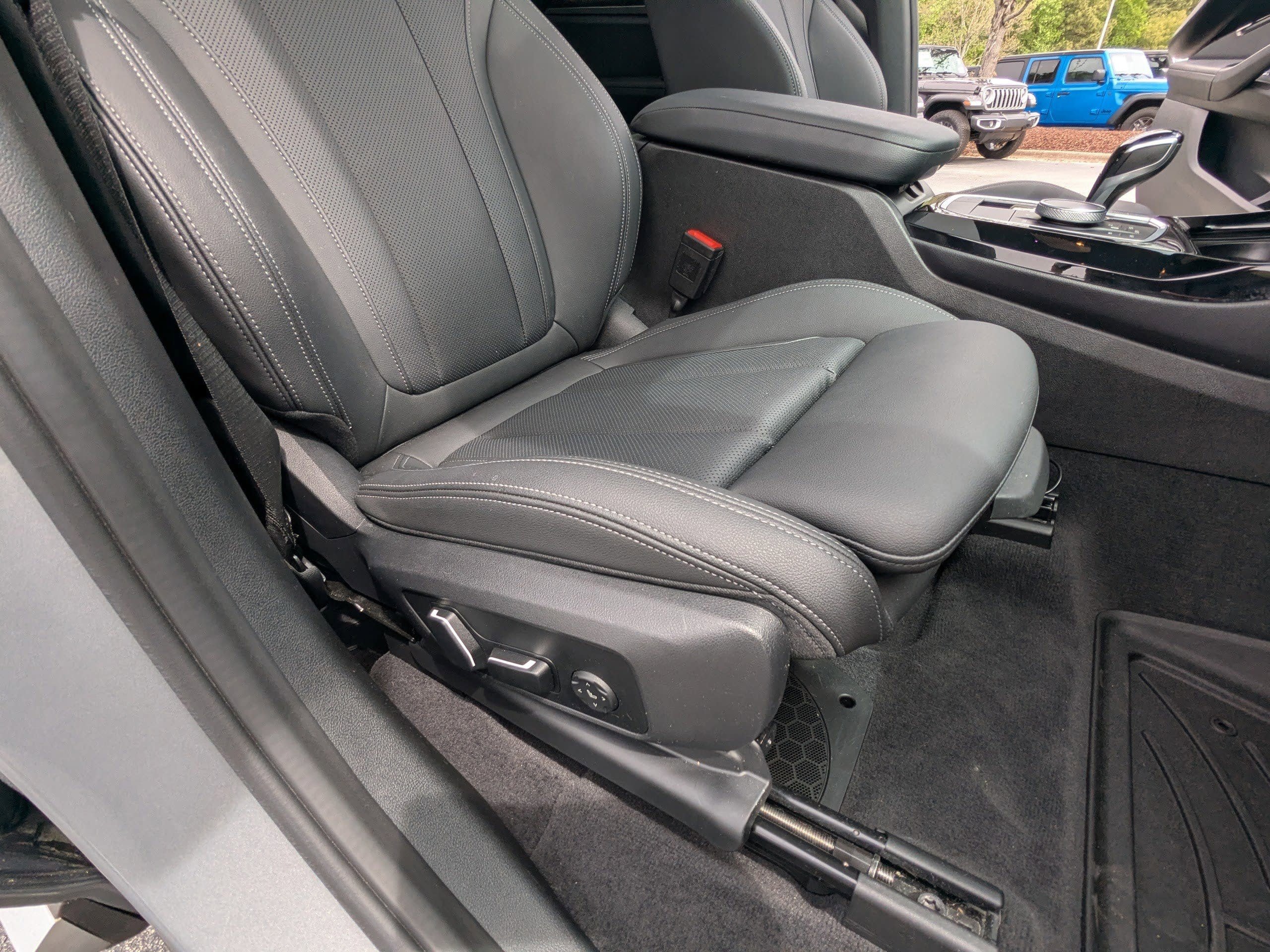Used 2024 BMW X3 sDrive30i w/ Premium Package w/ZPA RWD image 16