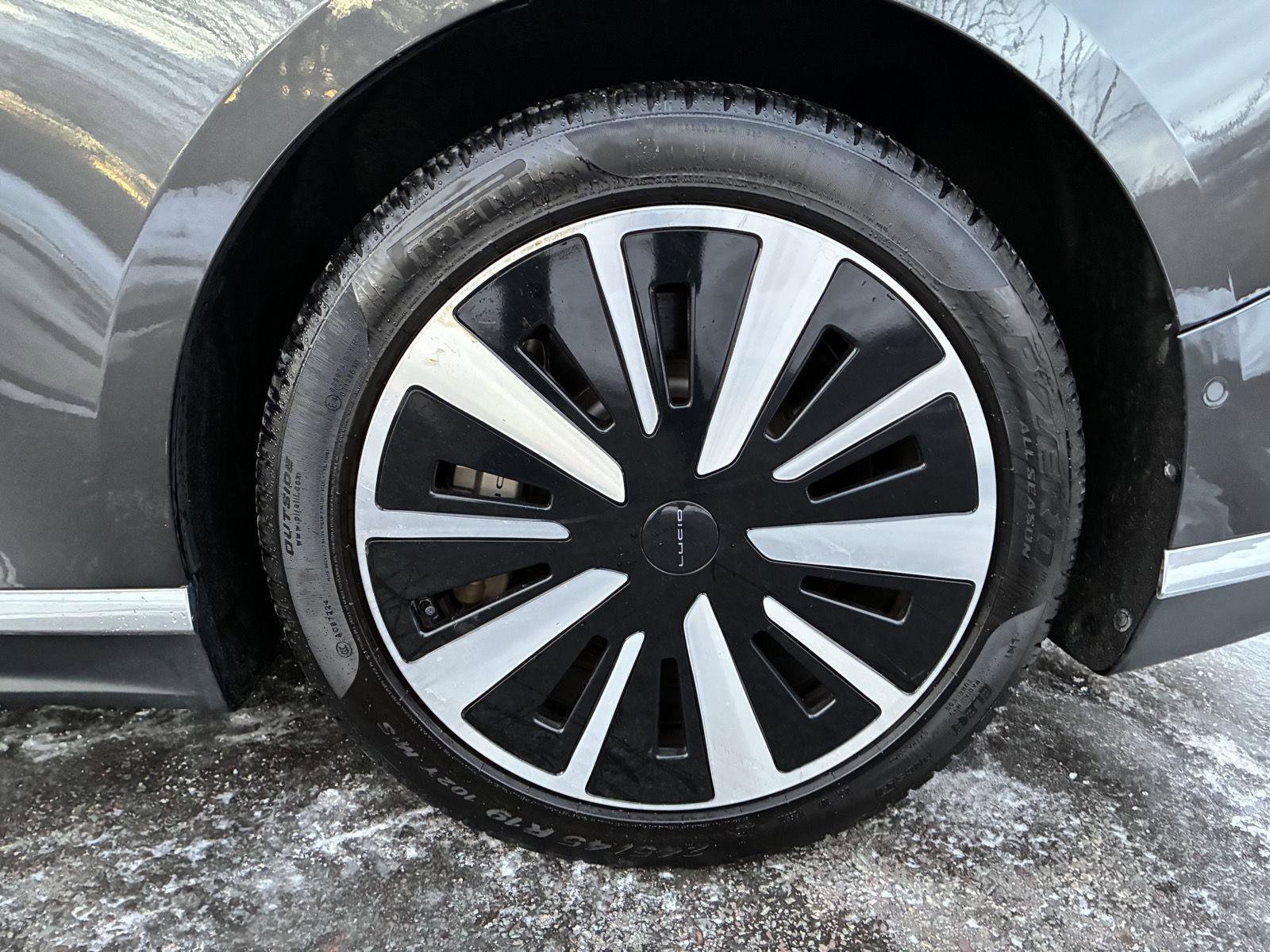 Used 2024 Lucid Air Touring image 29