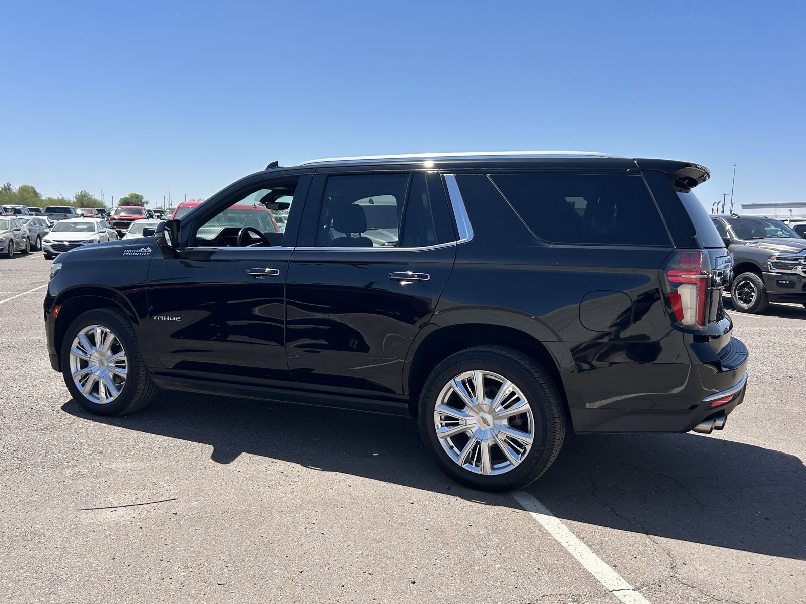 Used 2022 Chevrolet Tahoe High Country AWD/4WD image 3