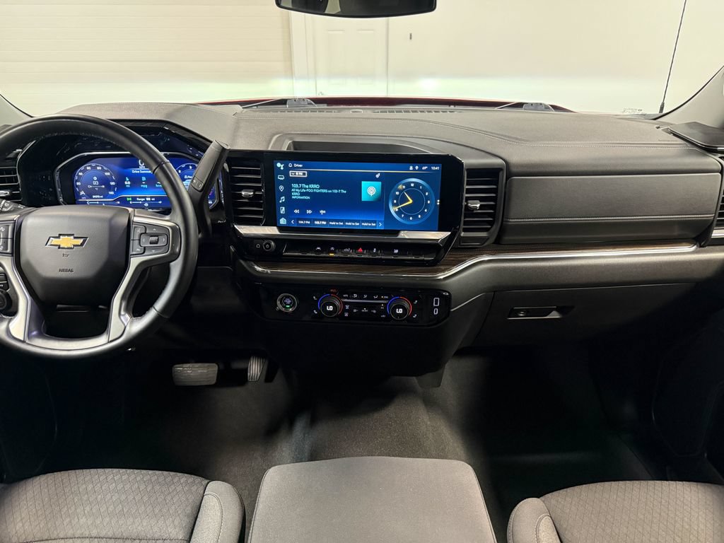 Used 2023 Chevrolet Silverado 1500 LT AWD/4WD image 18