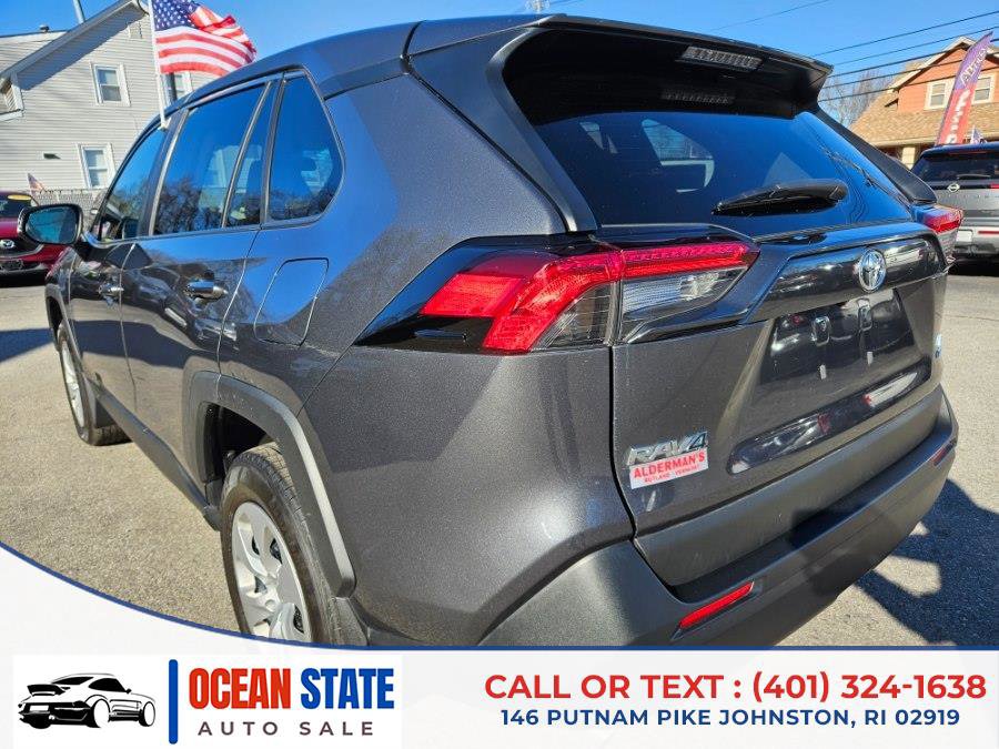 Used 2022 Toyota RAV4 LE image 3