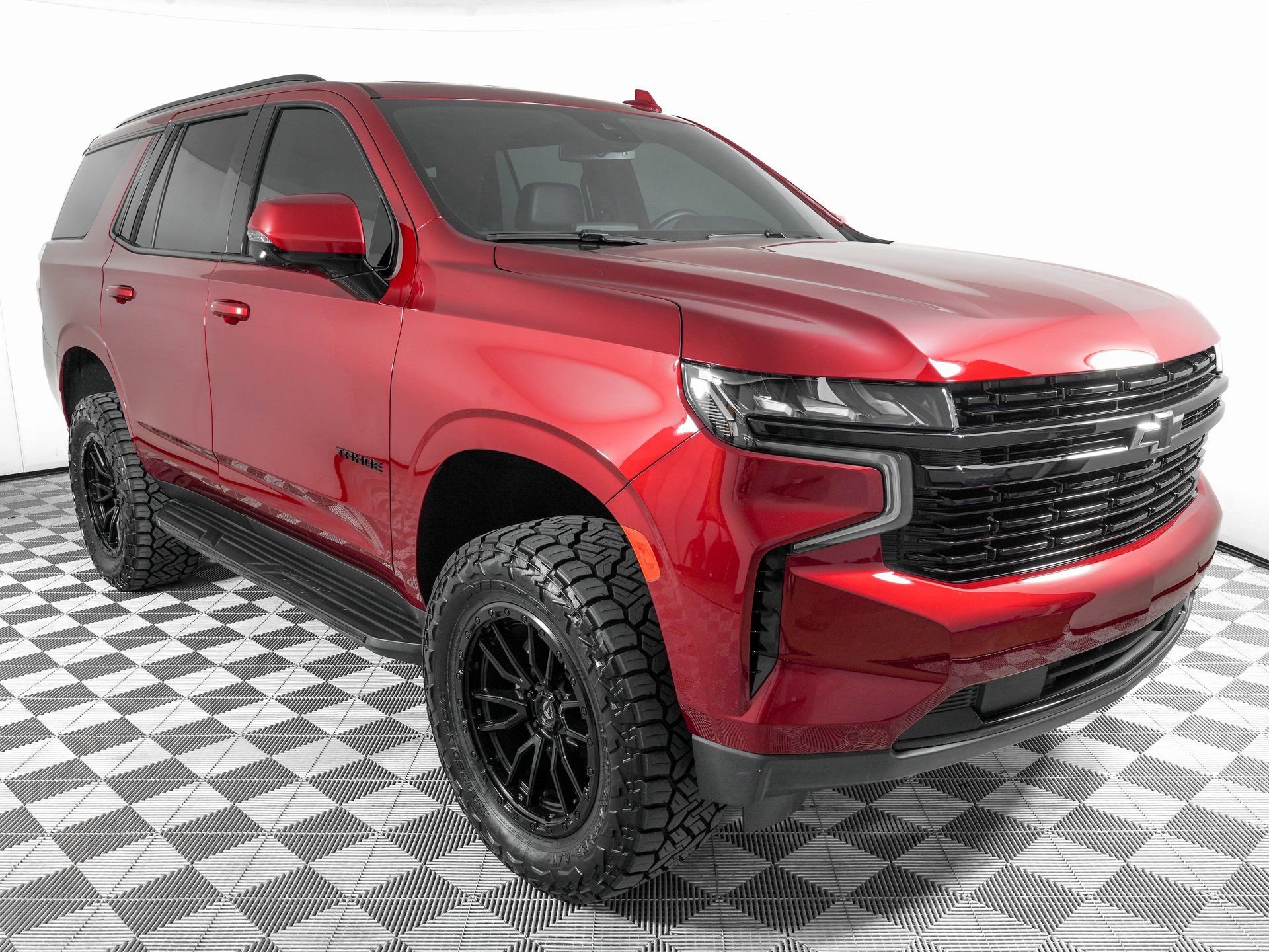 Used 2023 Chevrolet Tahoe RST w/ Luxury Package AWD/4WD image 3