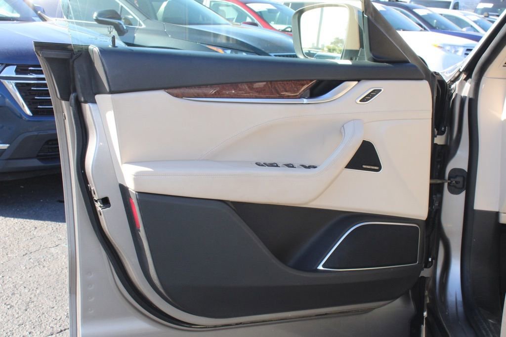 Used 2017 Maserati Levante S AWD/4WD image 18