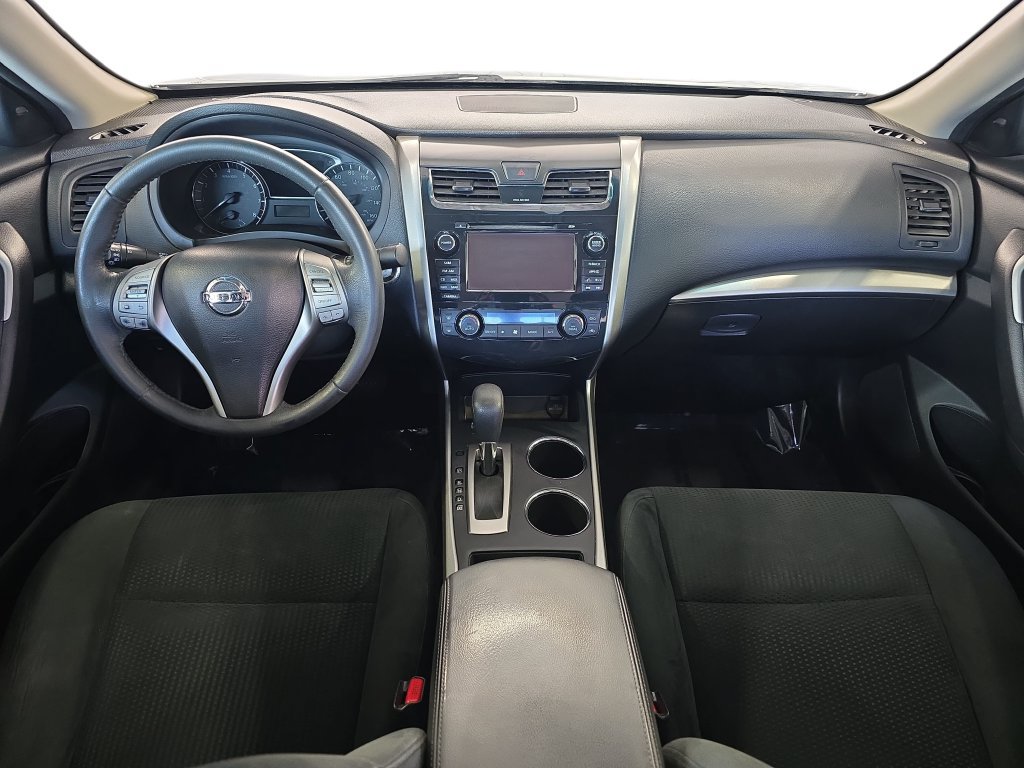Used 2015 Nissan Altima 2.5 SV w/ Convenience Package FWD image 9