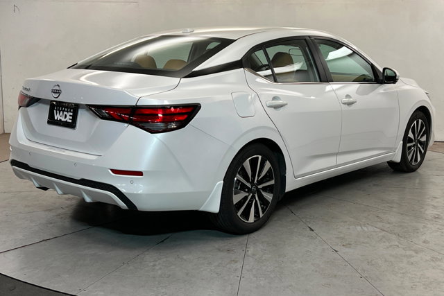 Used 2025 Nissan Sentra SV w/ SV Premium Package image 5