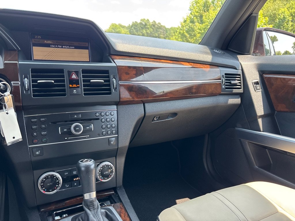 Used 2011 Mercedes-Benz GLK 350 4MATIC image 13