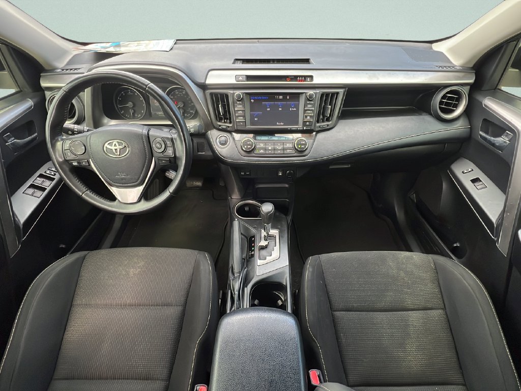 Used 2018 Toyota RAV4 XLE FWD image 11