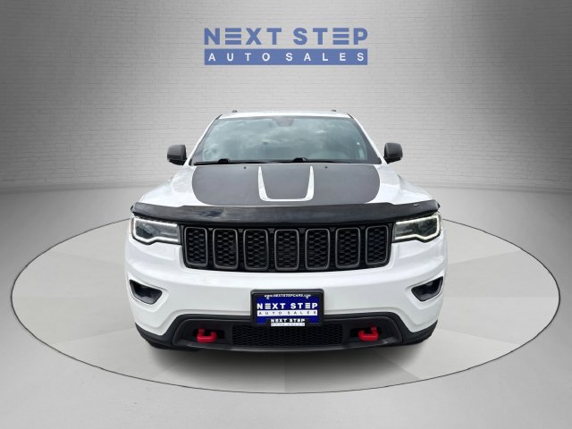 Used 2017 Jeep Grand Cherokee Trailhawk w/ Trailhawk Luxury Group AWD/4WD image 2