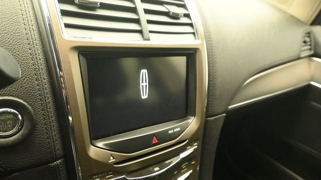 Used 2014 Lincoln MKX FWD w/ Equipment Group 101A image 16