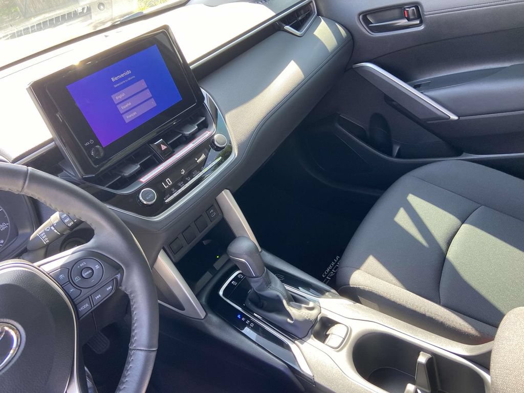 Used 2024 Toyota Corolla Cross LE w/ Moonroof Package FWD image 25