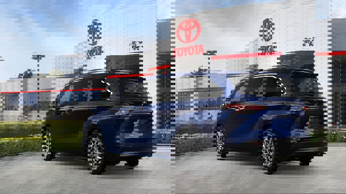 New 2026 Toyota Sienna XLE image 6