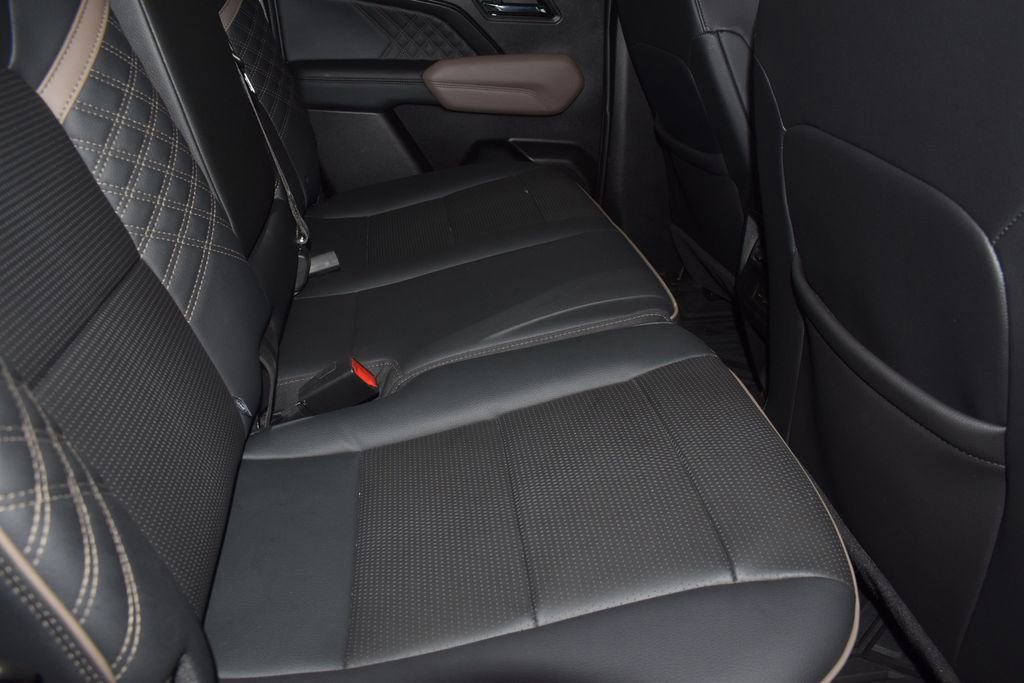 Used 2024 GMC Canyon Denali AWD/4WD image 33