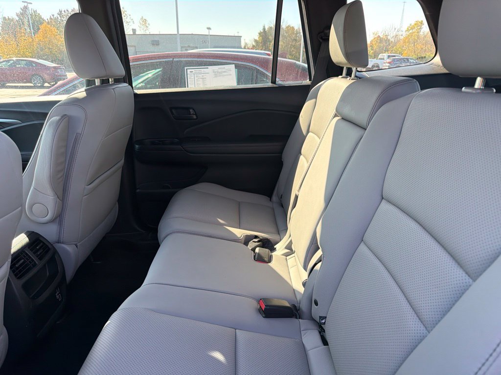 Used 2023 Honda Passport EX-L image 8