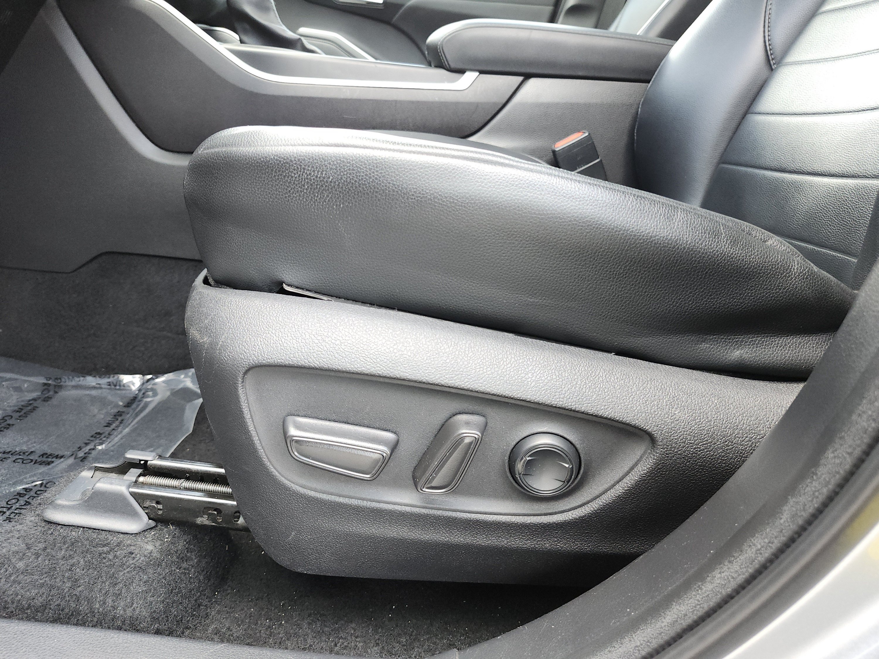 Used 2021 Toyota Highlander XLE FWD image 22