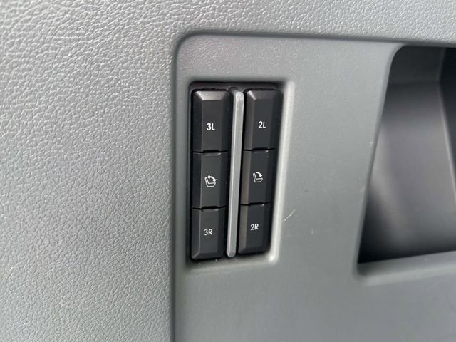Used 2018 Lincoln Navigator Select image 7