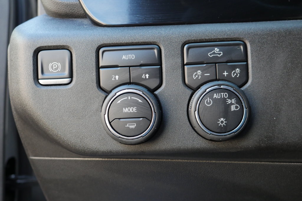 Used 2023 Chevrolet Silverado 1500 LT AWD/4WD image 12